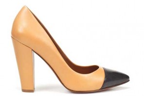 Tan shoes with pointed toe and black toe cap from Zara